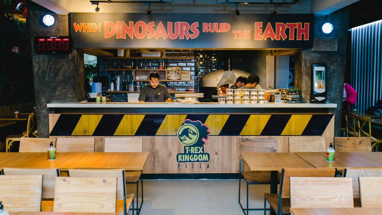 balcão da nova pizzaria do Jurassic Park Burger Restaurant