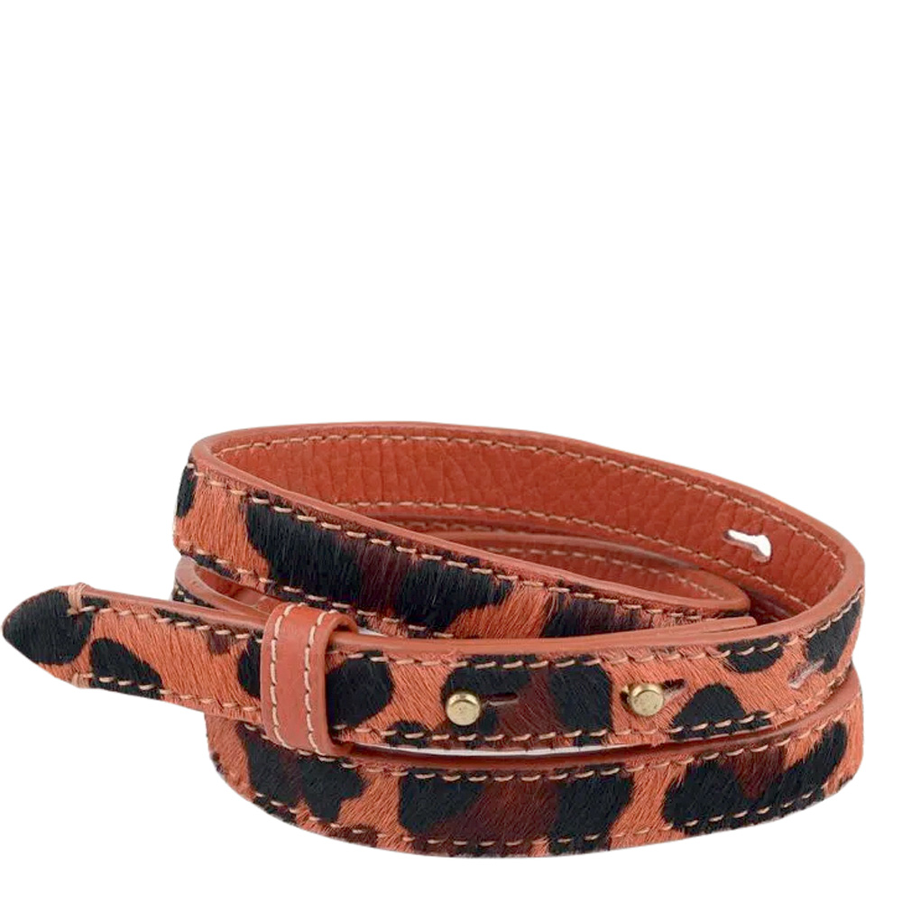 Cinto de couro enrolado com estampa de on&ccedil;a marrom