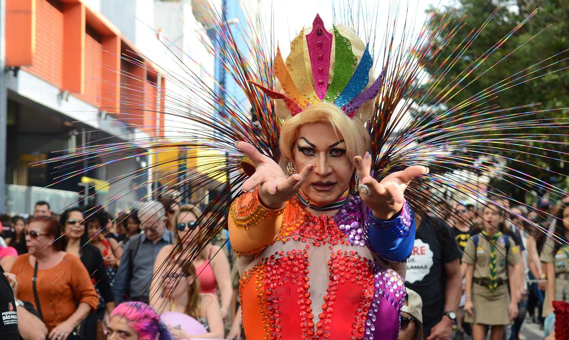 São Paulo - 21ª Parada do Orgulho LGBT, com o tema Independente de nossas crenças, nenhuma religião é lei