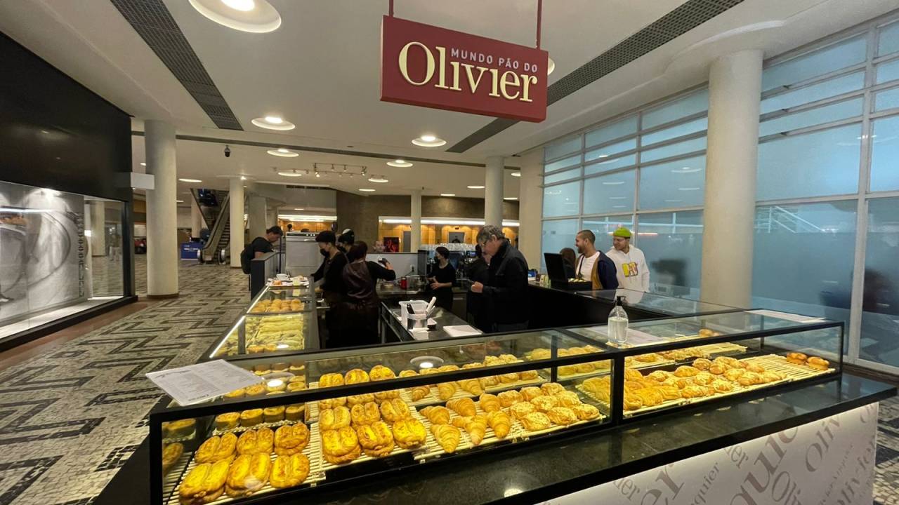 Quiosque da padaria Mundo Pão Olivier instalado no Conjunto Nacional