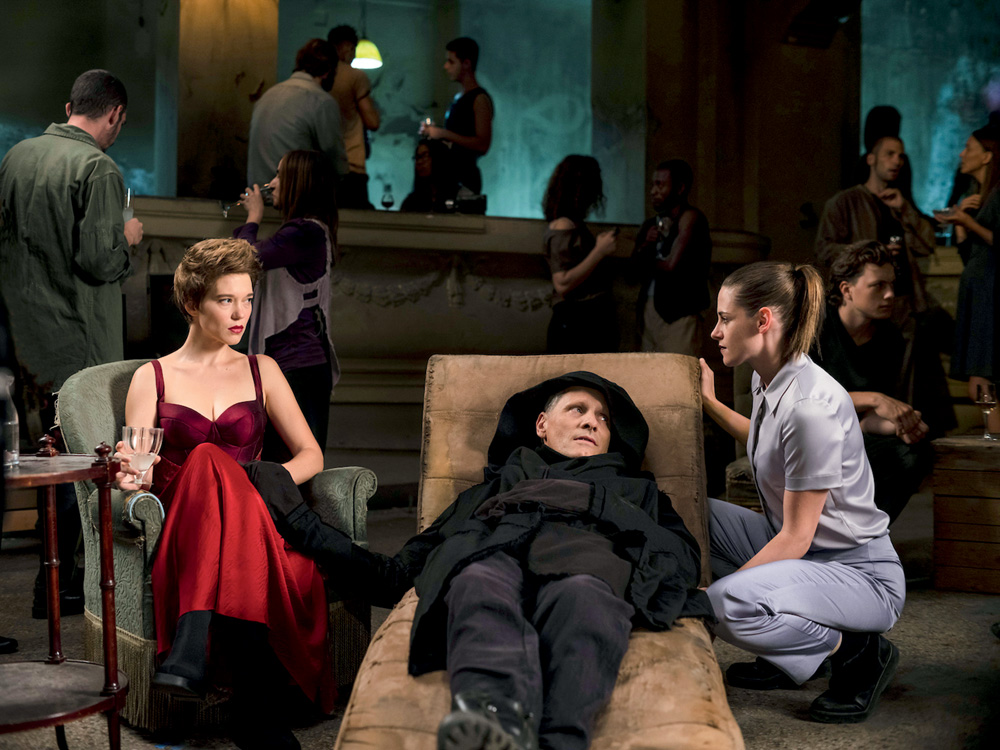 Léa Seydoux, Viggo Mortensen and Kristen Stewart in 'Crimes of the Future'