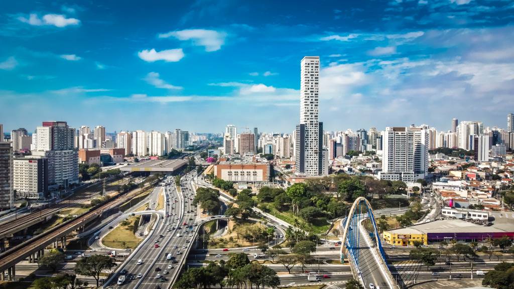 Platina 220, a ser aberto em agosto deste ano, tem 172 metros e será o mais alto da cidade de São Paulo