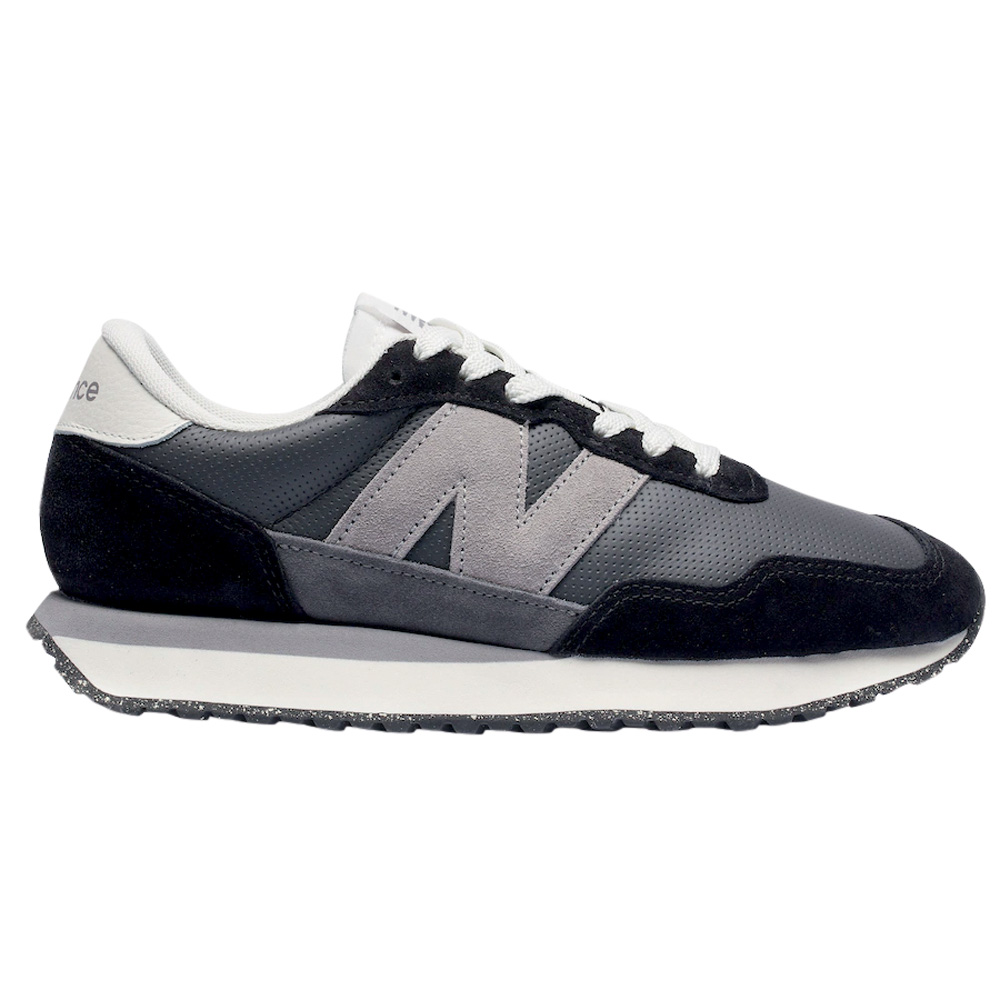 Tênis New Balance masculino preto, branco e cinza