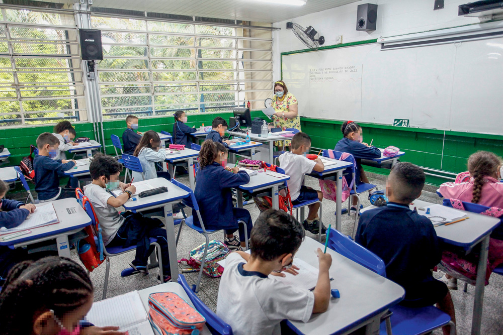 Projeto de lei que terceirizaria ensino municipal divide opiniões