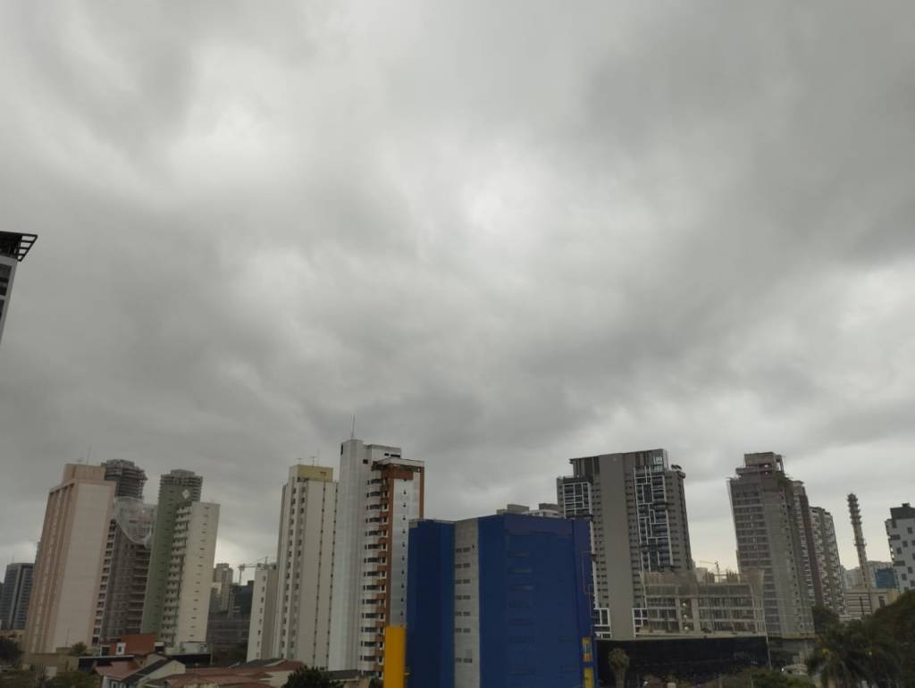 Foto de céu nublado em São Paulo