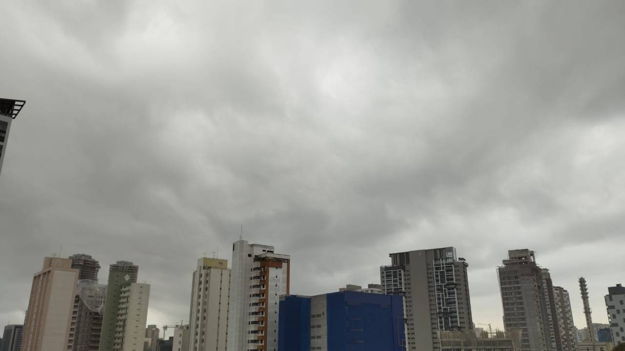 Foto de céu nublado em São Paulo