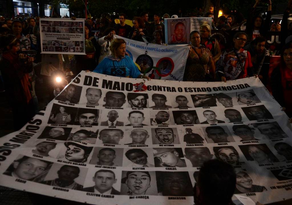 Protesto de 2016 relembrou os dez anos dos Crimes de Maio, como ficou conhecida a onda de violência na capital naquele ano.