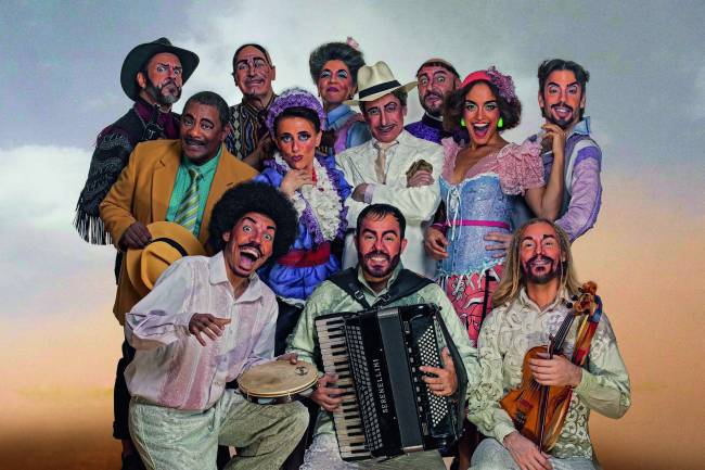 Cassio Scapin é Odorico Paraguaçu em versão musicada de 'O Bem Amado'