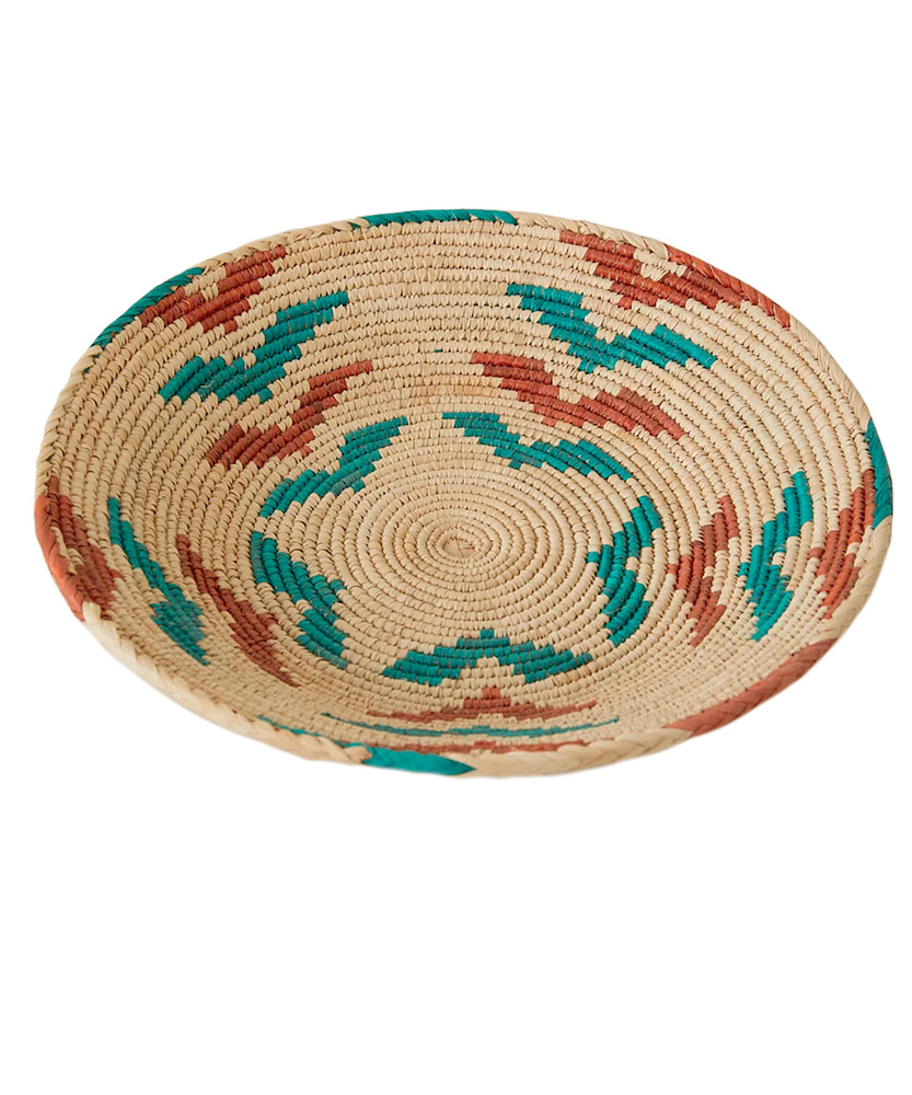 Cesta decorativa feita de palha