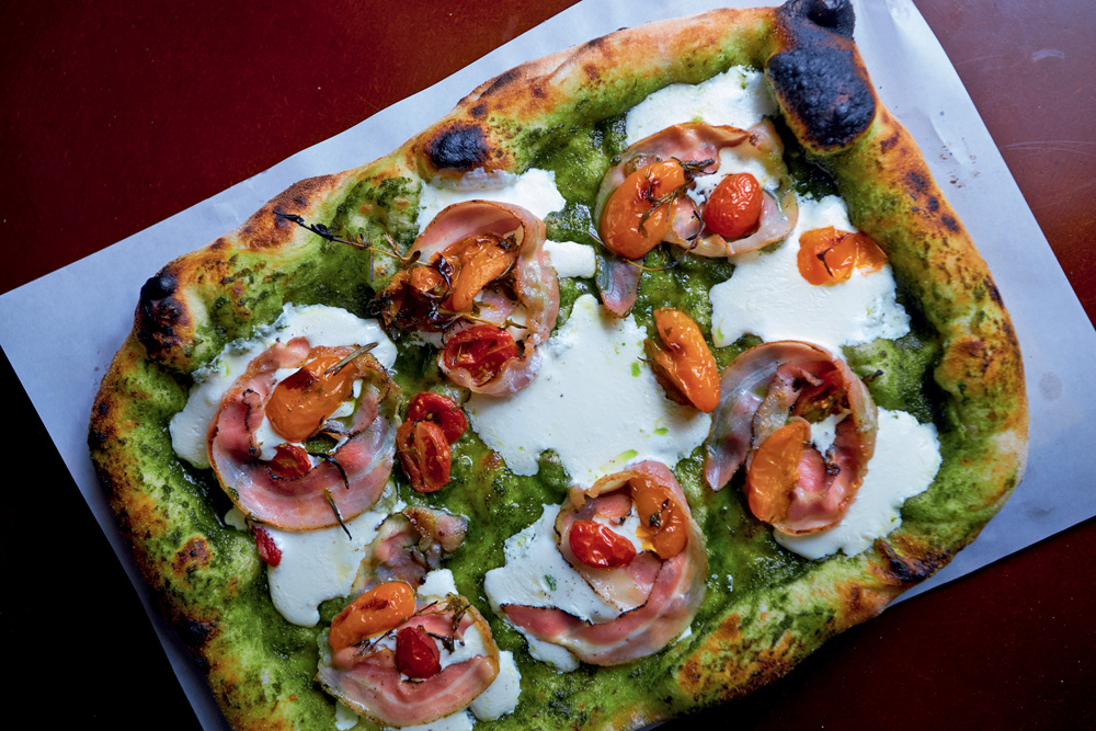 Da Mooca Pizza Shop faz cinco anos e oferece coberturas de chefs convidados