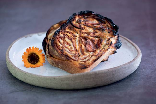 Tortano pão de linguiça - Amélia