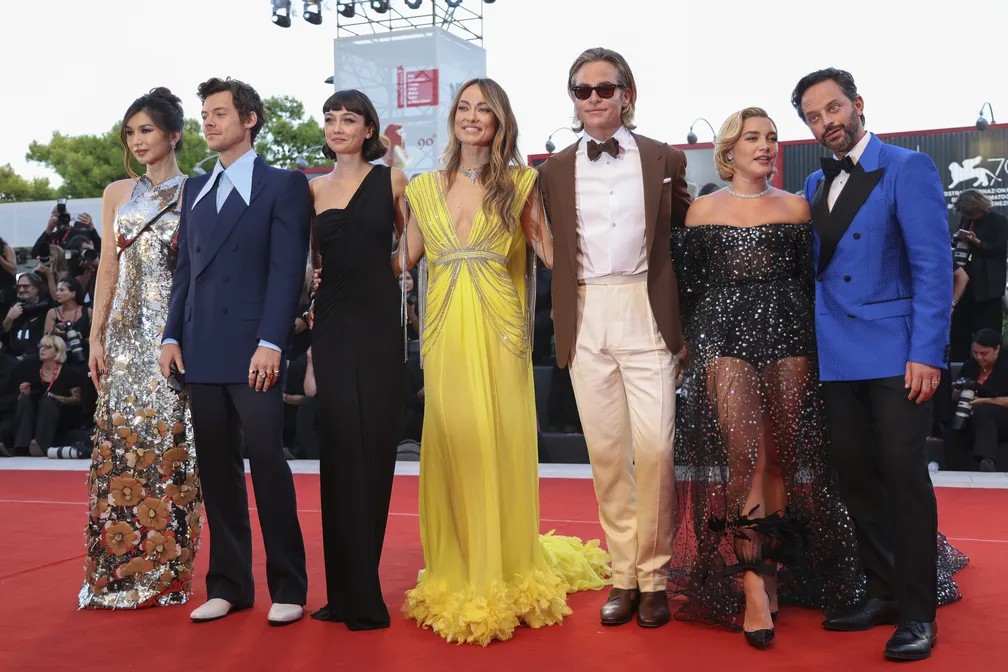 O elenco de 'Não Se Preocupe, Querida' em Veneza, no tapete vermelho