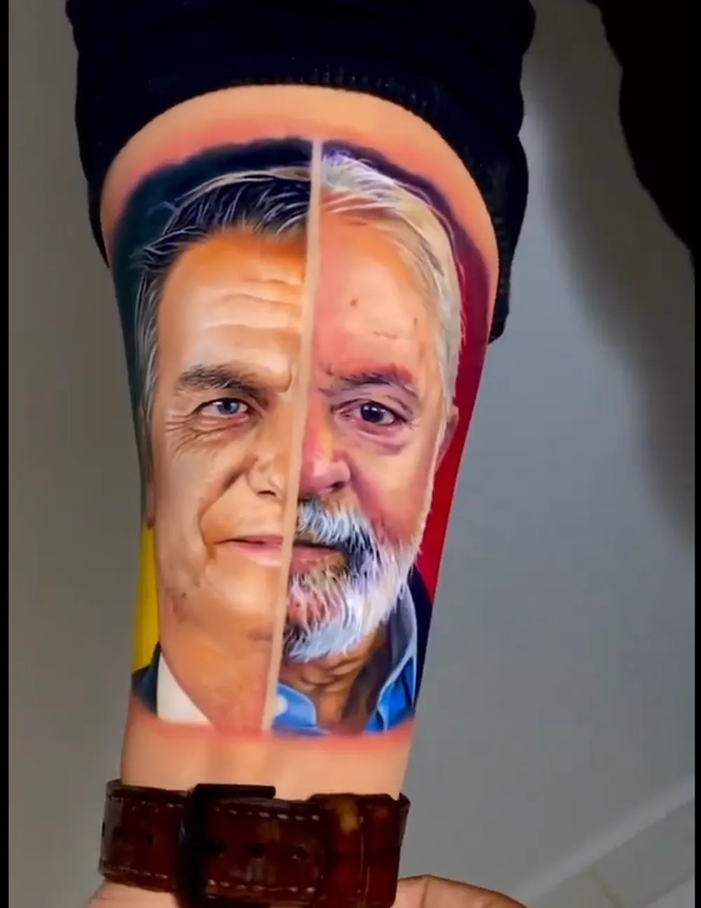 Morador de SP faz tatuagem com rostos de Lula e Bolsonaro