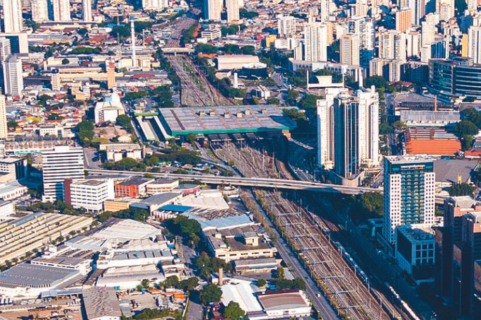 Vista aérea de estação Barra Funda do Metrô de São Paulo