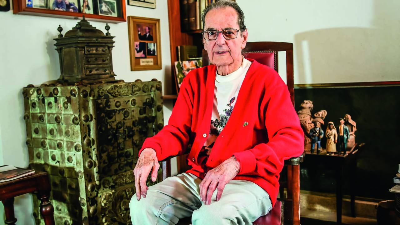 Renato Magalhães Gouvêa.