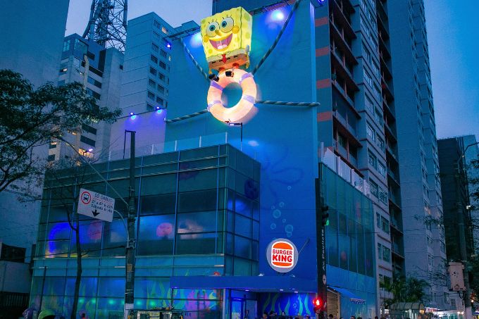 Lanchonete na Avenida Paulista vira cenário de Bob Esponja; veja fotos