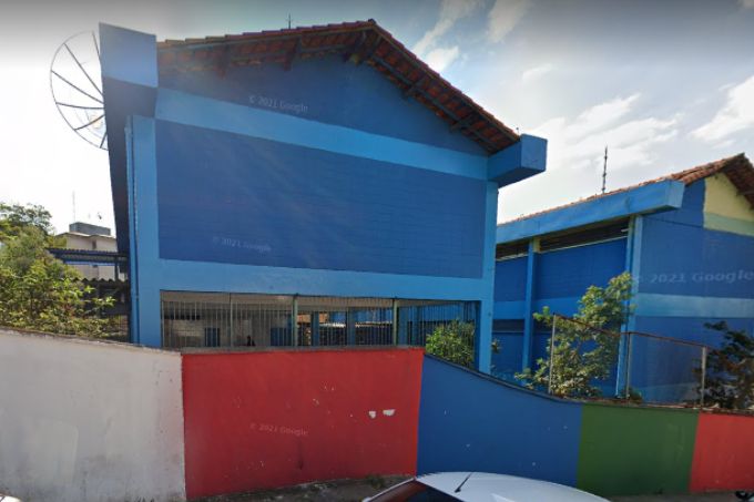 Escola estadual Deputado Aurélio Campos, na Vila da Paz, na Zona Sul, onde policiais foram baleados