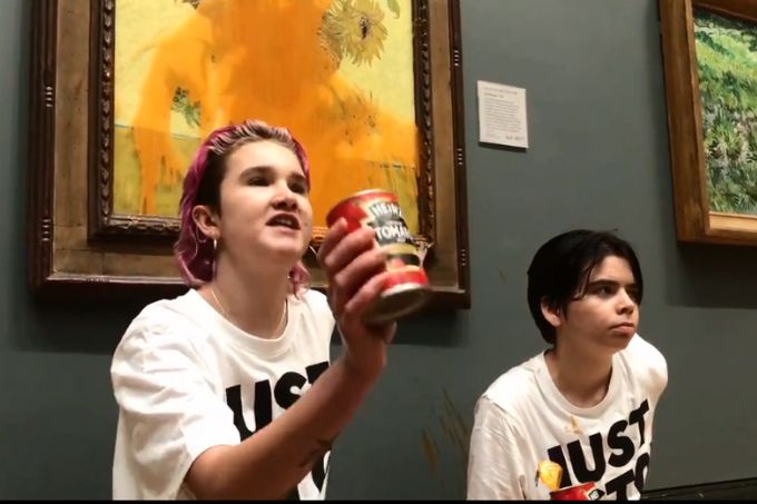 Ativistas jogam sopa em obra de Van Gogh em museu de Londres