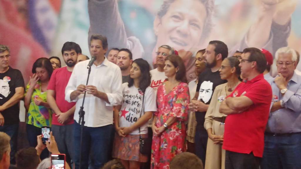 Fernando Haddad em evento após derrota nas urnas