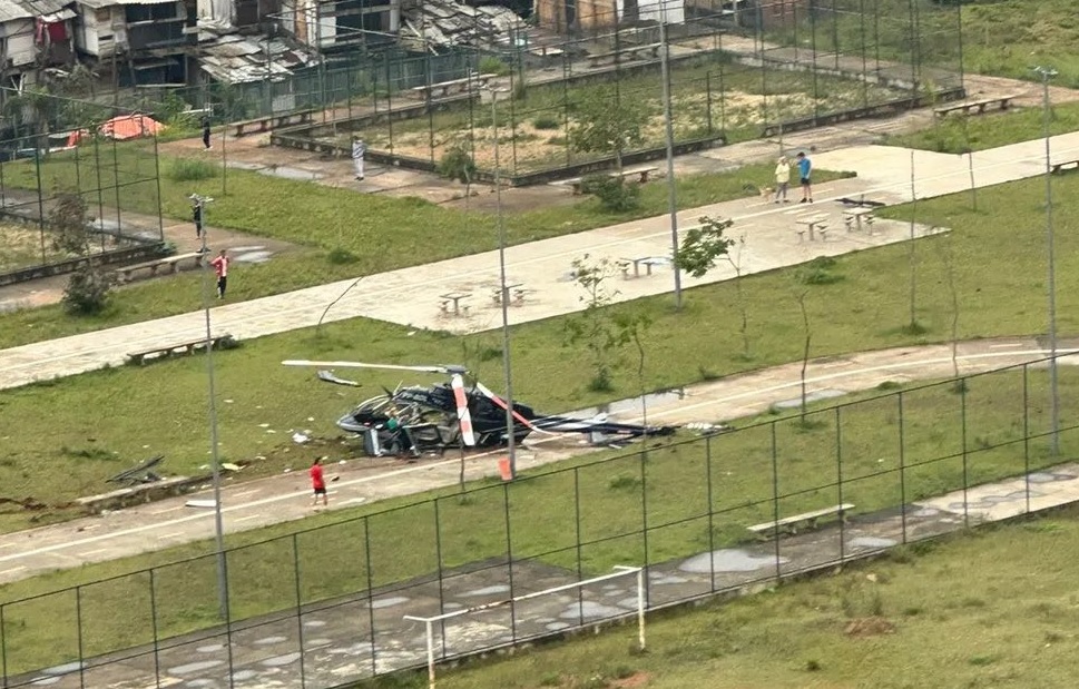 Helicóptero caiu na Zona Sul de São Paulo.