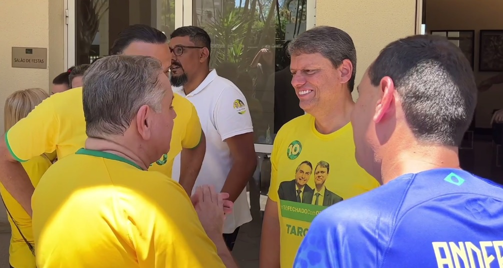 Tarcísio de Freitas vota no segundo turno das eleições 2022