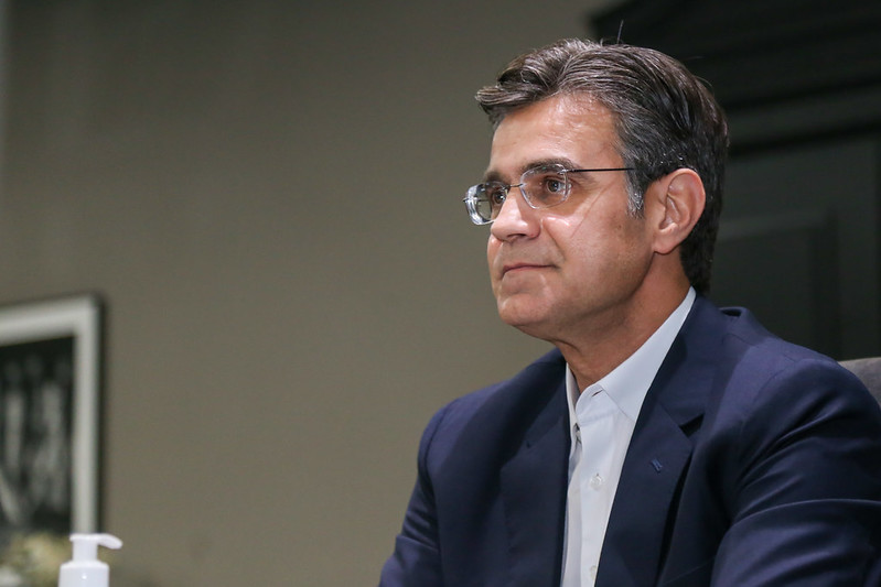 TRE multa Rodrigo Garcia por uso da máquina pública na campanha