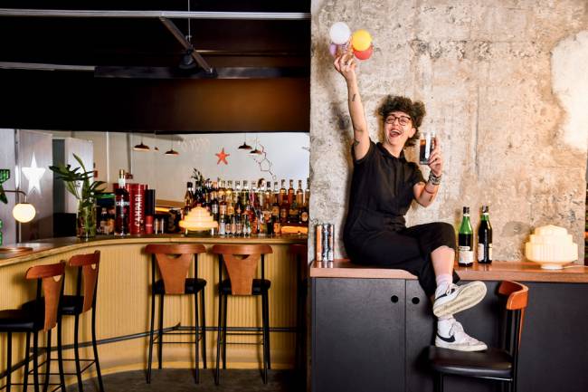 Chula Barmaid – Cineclube Cortina Chula Barmaid