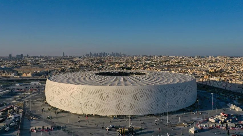 Estádio Al Thumama, por Ibrahim Jaidah Architects & Engineers.