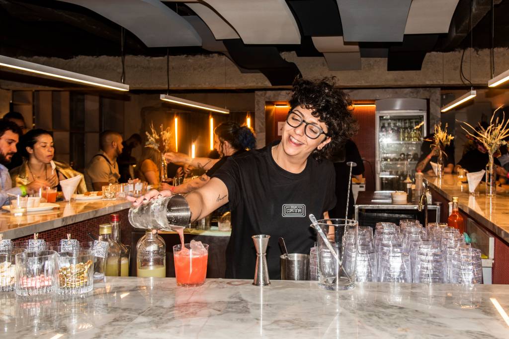 Chula, bartender do Cine Cortina, na Feira dos Campeões Comer e Beber