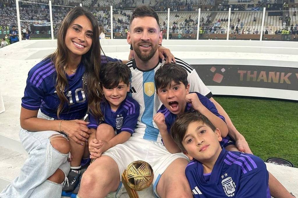 Messi e Antonela com os filhos