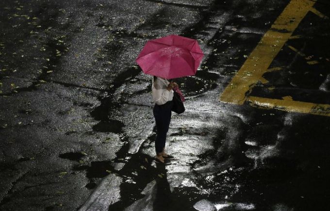 O percentual de brasileiros inseguros durante o período diurno é menor: 20,3% dos brasileiros têm medo de andar sozinhos nesse horário