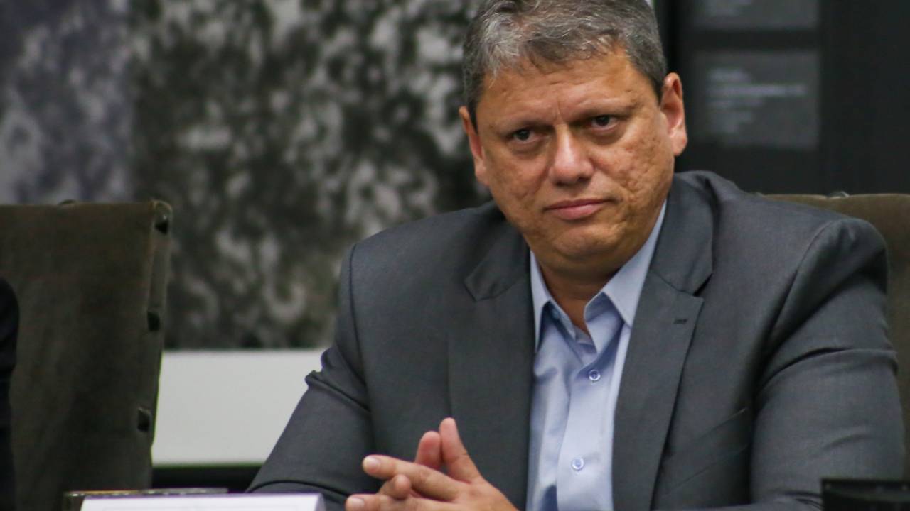 Governador Tarcísio de Freitas.