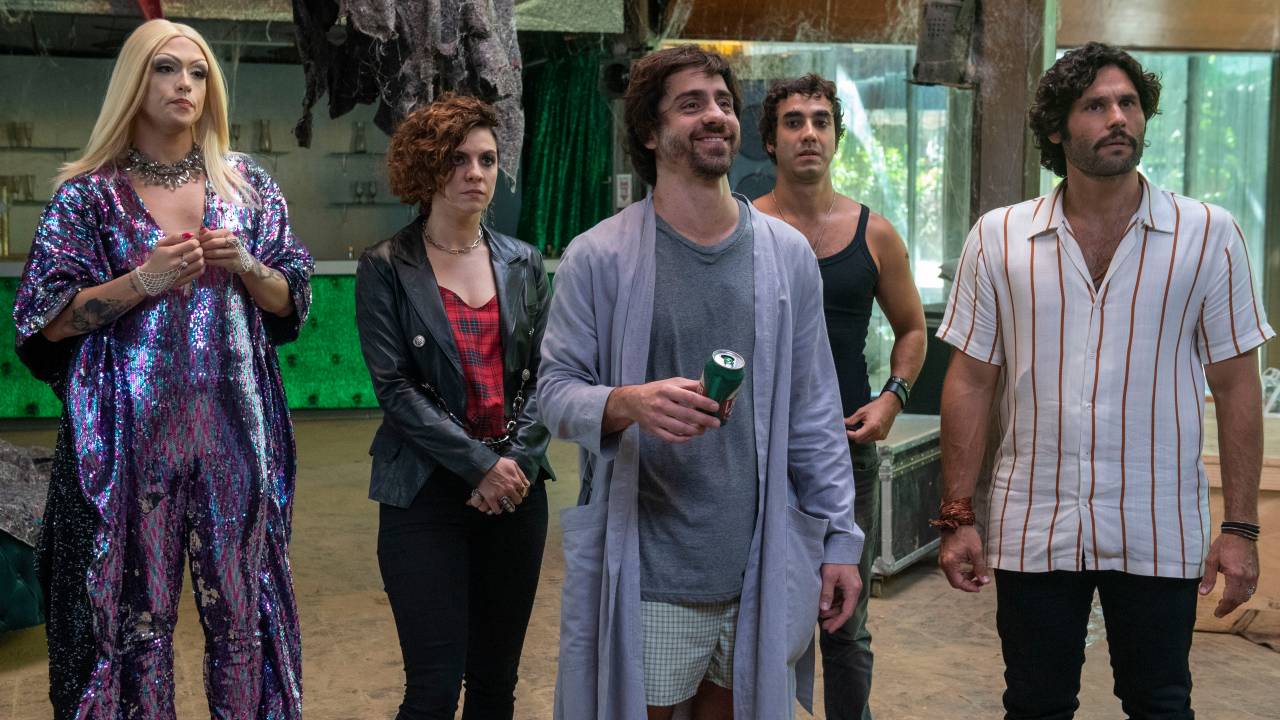 Filme AssombroRenata Gaspar (Lara), Rita Von Hunty (Mo Nanji Manhattan),Felipe Abib (Leo), Gabriel Godoy (Diego) e Dudu Azevedo (Jorge)