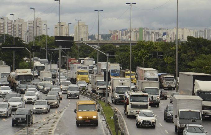 Marginal Tietê é uma das vias que tiveram reforço no policiamento para conter possíveis atos golpistas