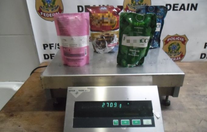 Foram apreendidos 2,7 kg de cocaína