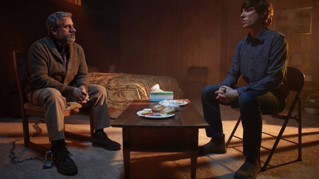 Steve Carell e Domhnall Gleeson: ótimas atuações
