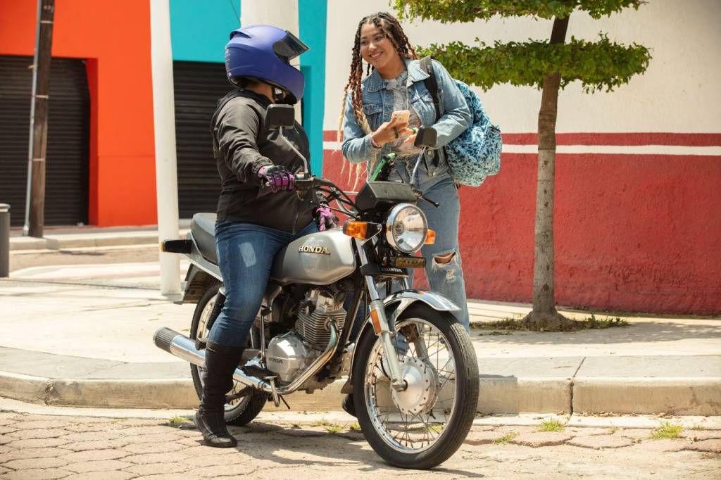 Uber libera corridas de moto em São Paulo
