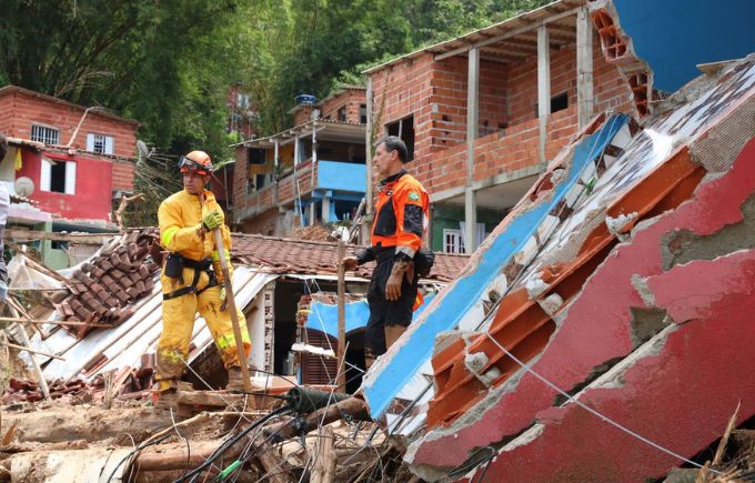 Foram registradas 48 mortes após a tragédia ocorrida no litoral norte de São Paulo