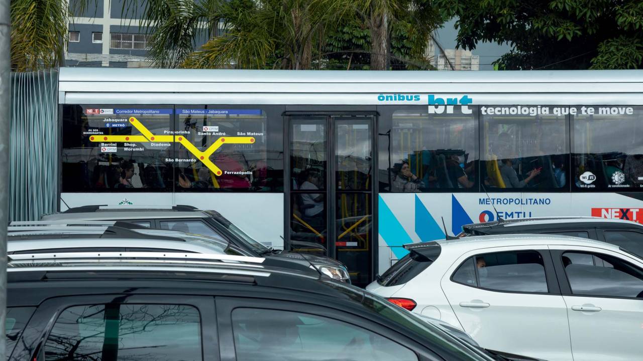 Corredor de ônibus e trólebus liga a capital a cinco cidades do ABC Paulista.