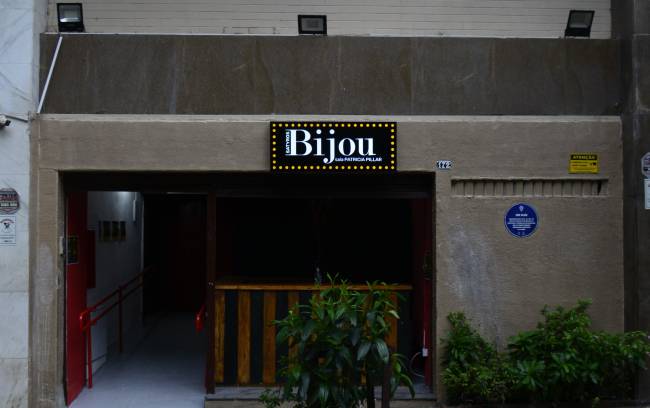 Fachada do Cine Satyros Bijou, no centro da cidade