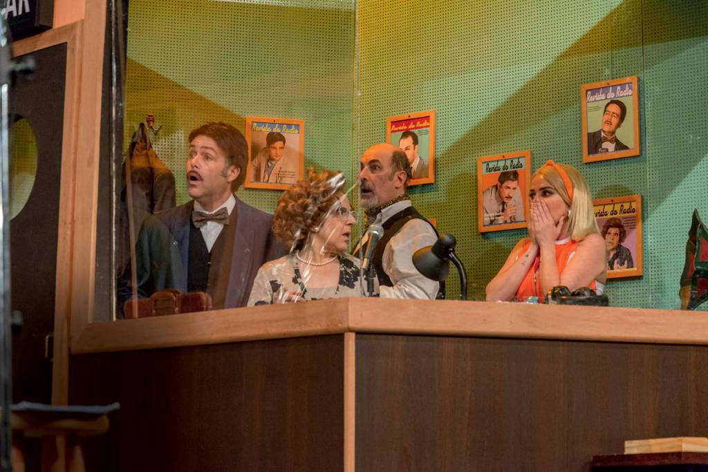 Comédia sobre rádio ‘Caros Ouvintes’ faz nova temporada