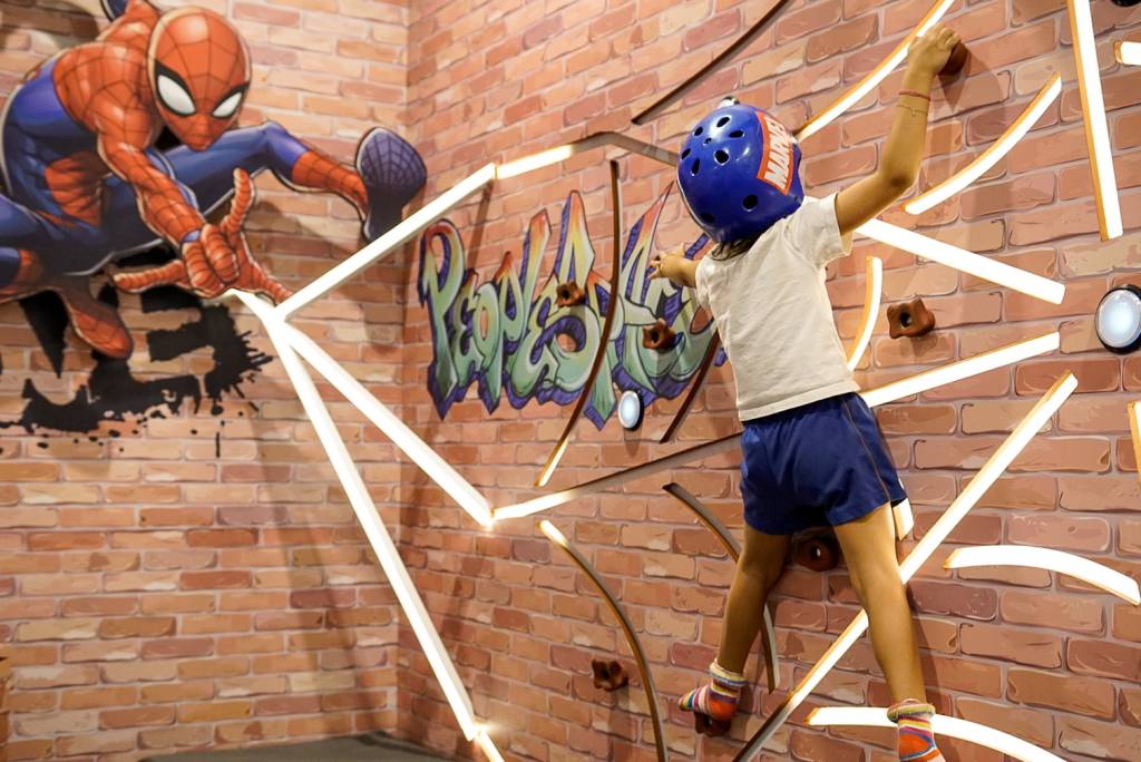 homem aranha disney 100