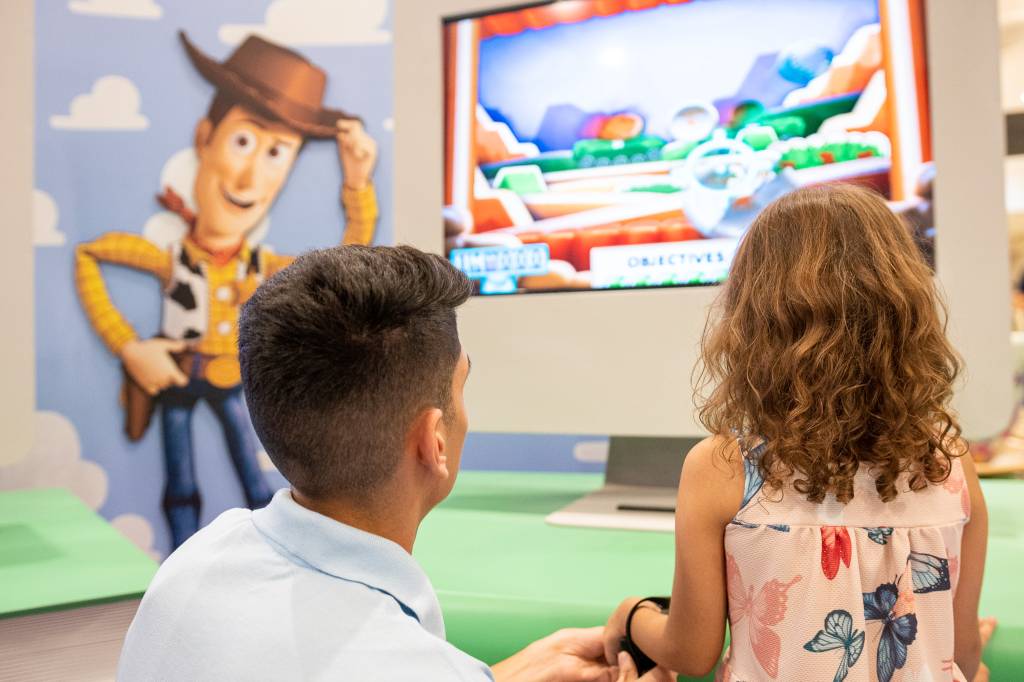 Parque de diversões comemora o centenário da Disney no Plaza Sul Shopping