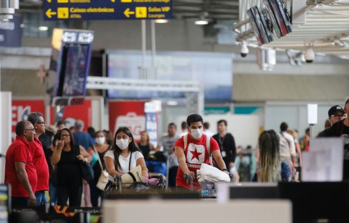 Uso de máscaras agora será opcional em aeroportos
