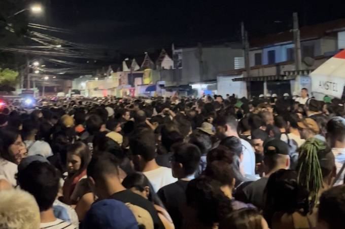 Público na saída do primeiro dia do Lollapalooza Brasil em 2023