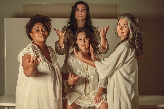 Espetáculo ‘Até Quando Você Cabe Em Mim?’ reflete sobre a maternidade real