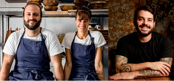 Duas fotos, na primeira um casal de camiseta branca e avental azul sorri em frente ao balcão de uma cozinha, na outra um homem de camiseta preta sentado e de bracços entrecruzados sorri