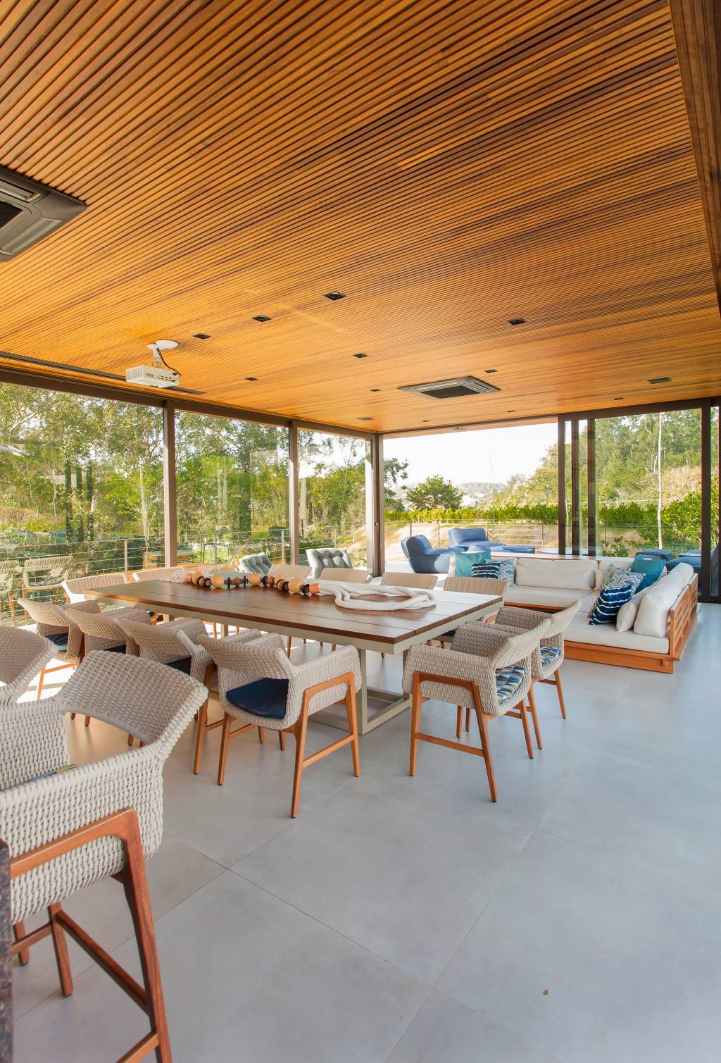 13_Projeto-de-Korman-Arquitetos_Foto-de-Eduardo-Pozella Em Itu, reforma transforma casa de campo no tão sonhado refúgio da família