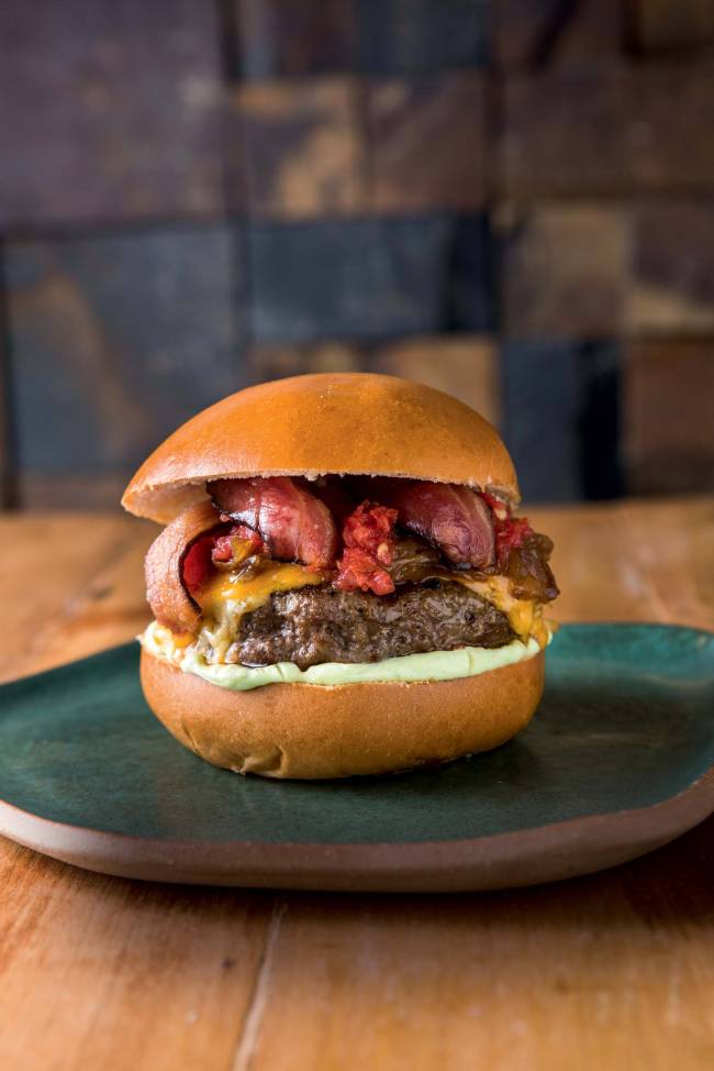 Novo Cow Me Burger e Parrilla, em Perdizes, é um projeto de família