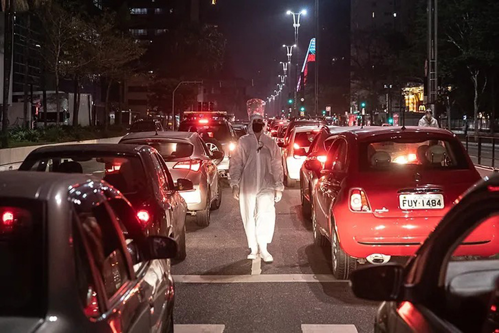 MarchaaReVertigemMatheusJoseMaria.jpeg Intervenção: na pandemia, performance filme foi encenada no meio da Paulista